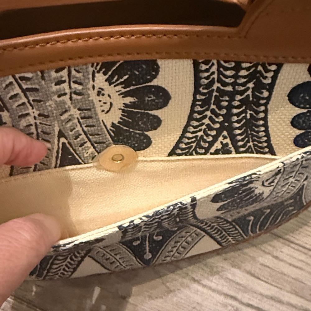 SPARTINA 449 Catalina Ashley River Crossbody - Picture 7 of 10